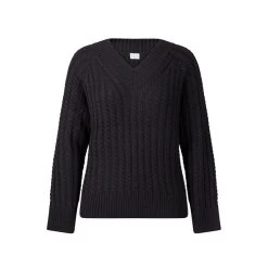EQL Women's Brittany Cable Knit V-Neck Sweater - Black